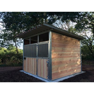Buitenstal 3,5 m breed x 3,5 m diep 
