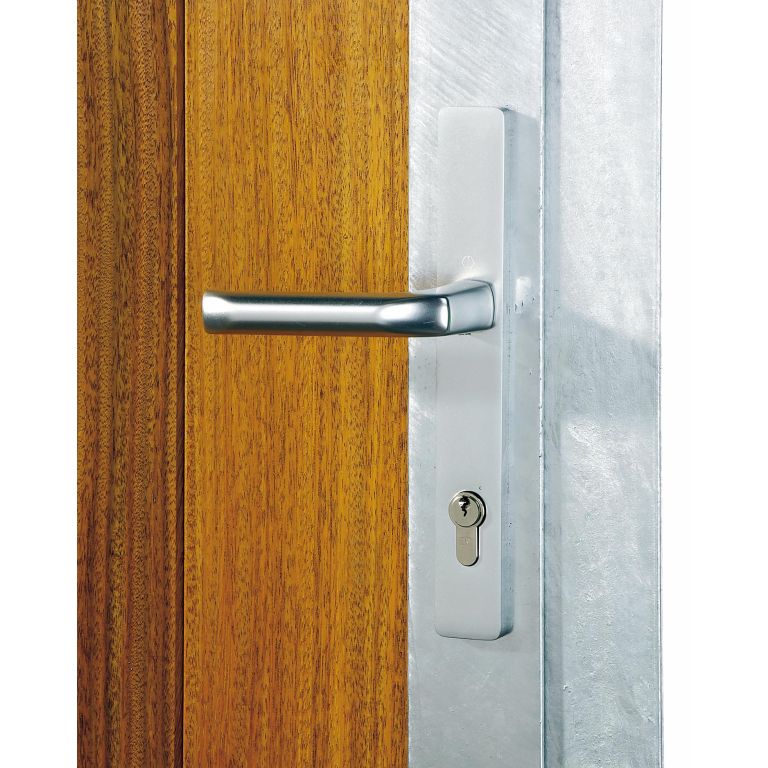 Staldeur 120 cm B X 220 cm H, volledig denya hardhout met klinkslot en cylinder-DIN rechts 1 stuk op=op