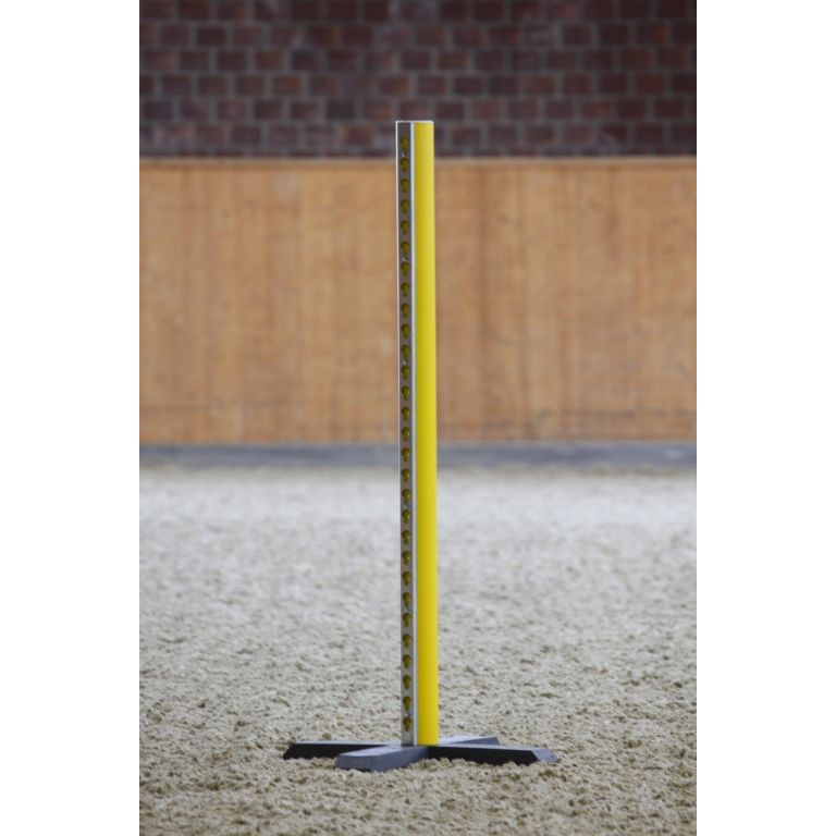 Complete kunststof hindernis met zwarte ronde staanders en zwart-witte balken