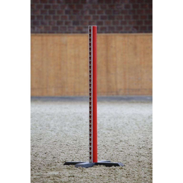 Complete kunststof hindernis met rode ronde staanders en rood-witte balken