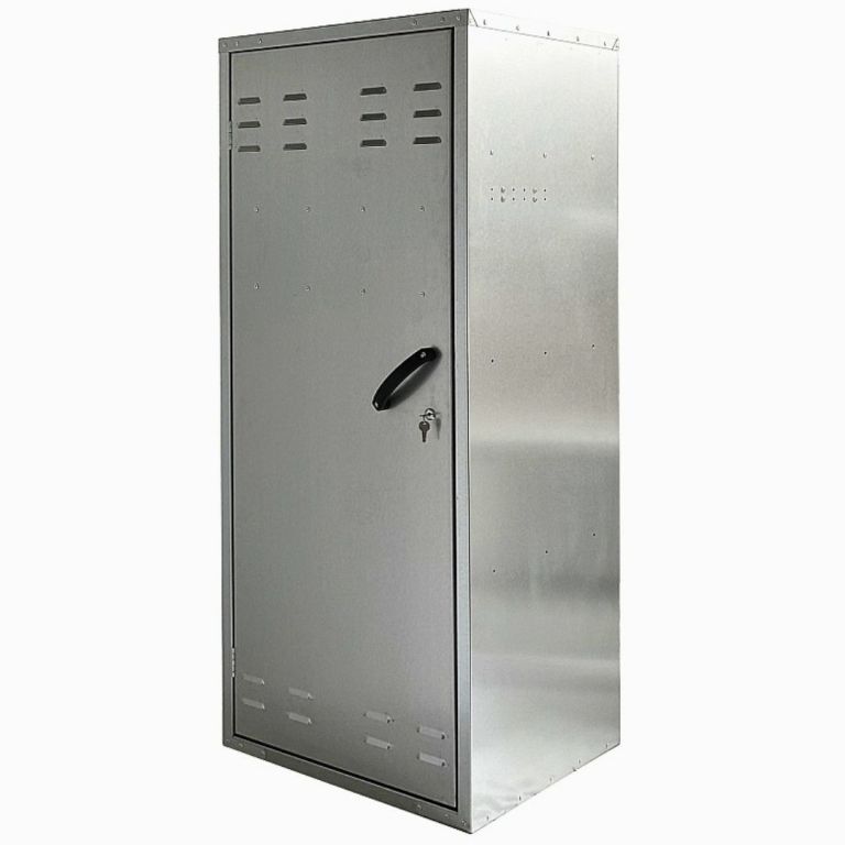 Zadelkast 150 X 60 X 60 cm, cylinderslot, 2 zadelhouders