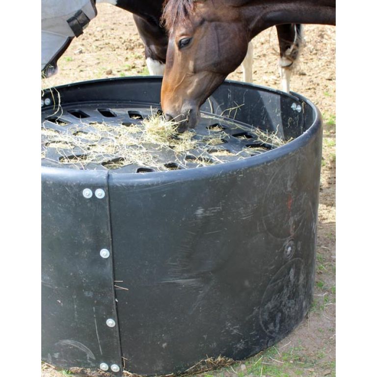 Kunststof slowfeeder hooiruif voor weide en paddock